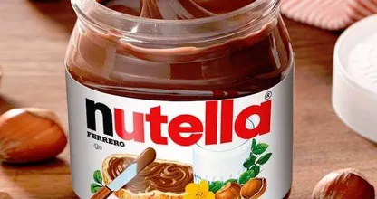 Kijk eens wat ze maakt van Labello en Nutella, verrukkelijk voor de Nutella liefhebbers!