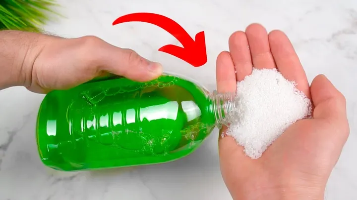 Here's why you should mix salt with dish soap