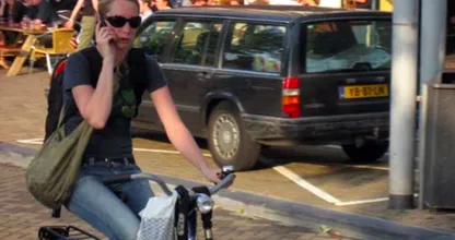 Appen auf dem Fahrrad wird verboten; Handys spielen bei 20% der Verkehrsunglücke eine Rolle