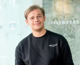 Dennis Schouten als kind ziek gemaakt door zijn moeder