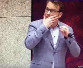 Tribunespringer Tweede Kamer vertelt reden achter zijn daad: 'Het was een daad van liefde'