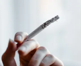Artsen en kankerpatiënten doen oproep: 'Stop nú met verkoop van tabak'