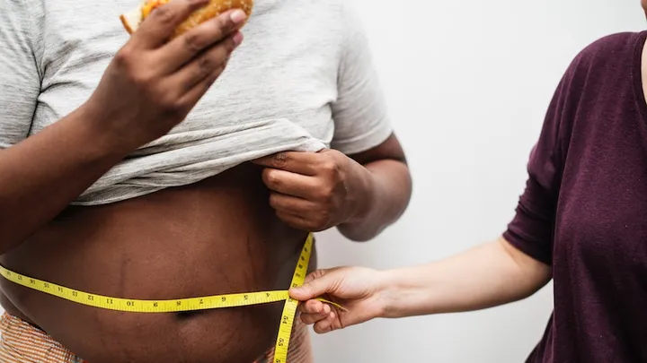 ‘Wenn ein Kind übergewichtig ist, sind die Mutter und der Vater Schuld’, meinen 44 Prozent der Eltern.