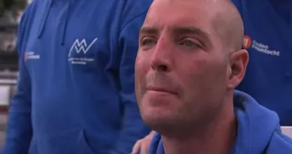 Maarten van der Weijden doet opnieuw poging om zwemmend de Elfstedentocht te volbrengen
