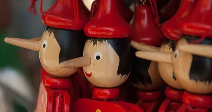 Achte auf diese verräterischen Zeichen und du entlarvst jeden Lügner!