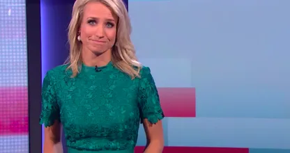 Dionne Stax neemt zichtbaar geëmotioneerd afscheid van NOS