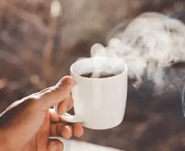 Slaapexpert onthult na welk tijdstip je geen cafeïne meer moet drinken