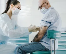 Eerste Nederlandse bedrijf stelt vaccinatieplicht in voor werknemers
