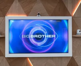 Zo ziet de man achter de mysterieuze stem van Big Brother eruit 