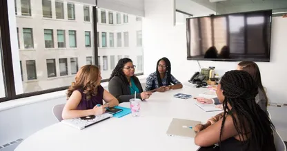 Onderzoek wijst uit: vrouwen functioneren beter op een warm kantoor