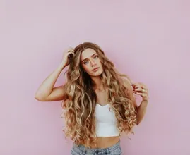 Franges, boucles ou coupe au carré : ces coupes de cheveux mieux adaptées à la forme de votre visage