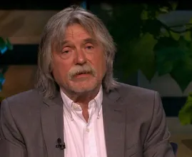 Johan Derksen toont zijn zachte kant en praat over zijn overleden vrouw