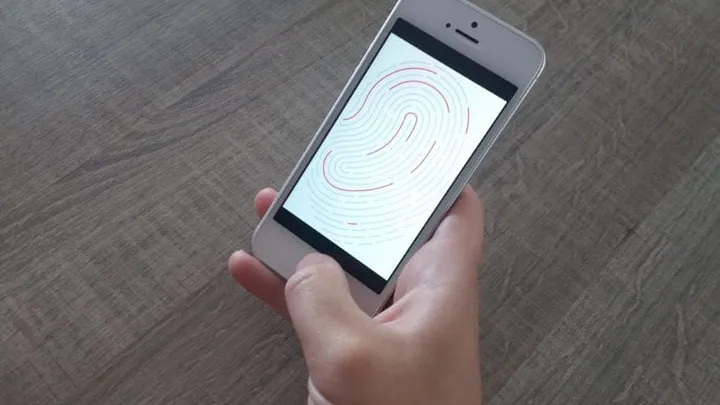 Your iPhone's Touch ID is very easy to hack with this simple trick! It's easier to break in than you think!