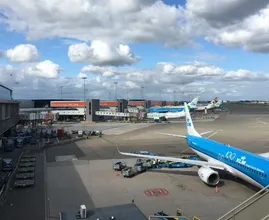 Schiphol beperkt deze zomer aantal passagiers met 13.500 per dag