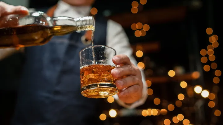 Een ton per slok: fles whisky voor 2,4 miljoen euro verkocht