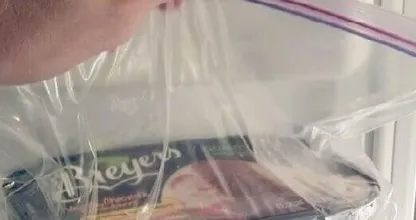 Met deze truc blijft je schepijs echt super vers en zacht zoals het hoort! Probeer het eens!