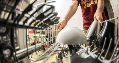 Huh: je moet je vaat niet eerst afspoelen voordat je het in de vaatwasser zet