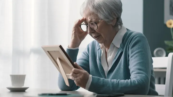 Vergeet je vaker dingen en tintelen je vingers? Deze vitamine kan een rol spelen