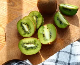 Wat is gezonder: een gele of een groene kiwi?