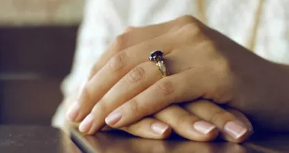 Hai le unghie scolorite? Ecco come si può prevenire o eliminare il problema