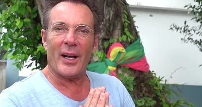 Gerard Joling over de aangekomen coronakilo’s: ‘Het is een drama’
