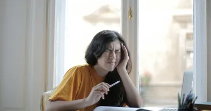 Déze voedingsmiddelen kun je beter vermijden als je last hebt van migraine
