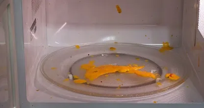 This is how to get your microwave oven squeaky clean within mere minutes