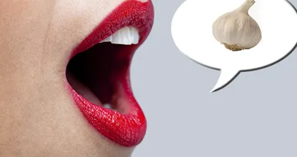No need to worry about garlic in your Christmas dinner! THIS is how to get rid of garlic breath!