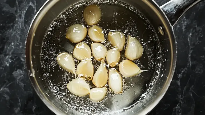 Boil Garlic and Drink This Water Overnight: The Morning Results Will Surprise You!