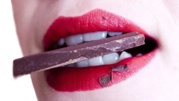 Sore throat? Forget about cough drops and honey: eat some chocolate