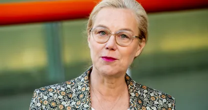 Sigrid Kaag onwel geworden en naar het ziekenhuis gebracht – mist debat
