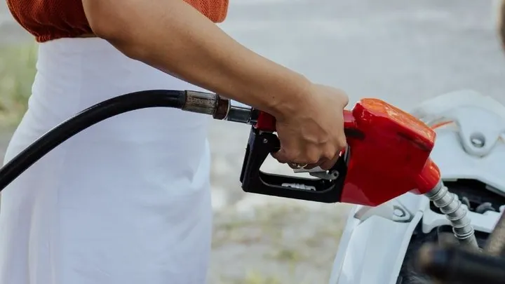 Goed nieuws: tanken wordt weer iets goedkoper