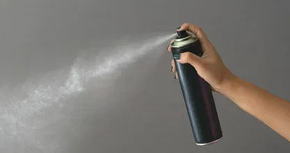 Aha! Je kunt haarlak ook voor déze dingen gebruiken