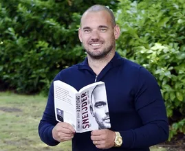 Wesley Sneijder beschuldigd van leugens in biografie