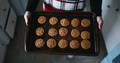 This is how you easily clean your baking tray