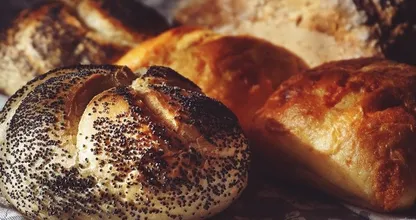 Extraño: Hombre da positivo por drogas después de comer pan de semillas de amapola