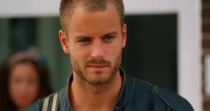 Jim Bakkum showt zijn afgetrainde lichaam voor Onze Jongens deel 2