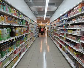 Waarom zijn de boodschappen van dezélfde supermarktketen soms duurder in een ander filiaal?