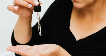 Esta es la razón por la que debes frotar aceite de magnesio en tus pies