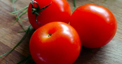Handy! If you do THIS with your store-bought tomatoes they'll stay fresh for much longer!