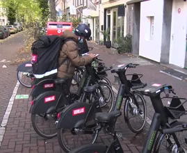 Geen nieuwe locaties voor flitsbezorgbedrijven in Amsterdam