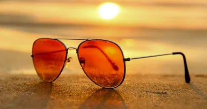 Do you wear sunglasses often? This is the time of day you shouldn't!