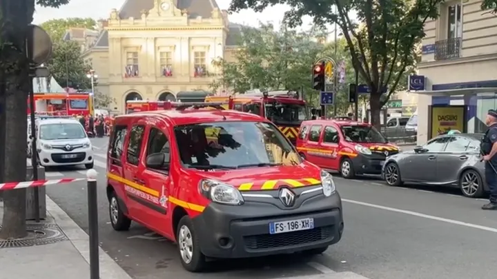 Heftig: dode en meerdere gewonden nadat auto terras in Parijs ramt