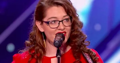 Een van de meest bijzondere audities die je ooit zult zien! Deze dove zangeres blaast de jury omver!