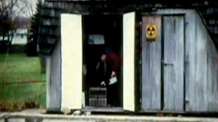 Boy Scout construit un réacteur nucléaire dans la cour et expose 40000 habitants aux radiations