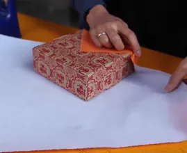 The ultimate Christmas hack! THIS is how to neatly wrap your gifts in 30 seconds!