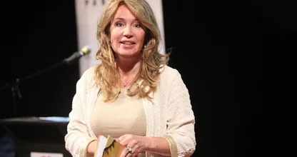 Helga van Leur deelt kiekje uit de oude doos ter ere van zoons verjaardag