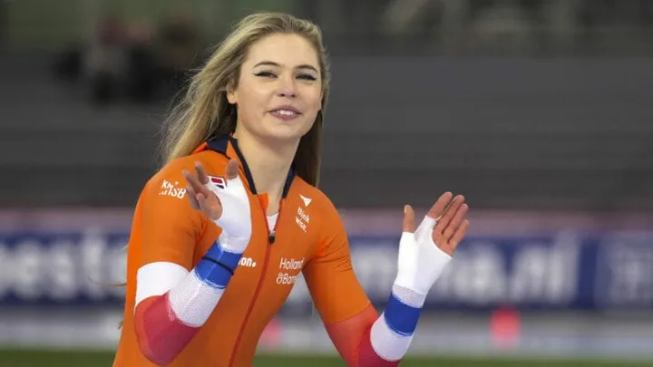 Zbyt Ładna, by Grać? Dlaczego Kobiety-Sportowcy Walczą, by Być Traktowane Poważnie w Mediach Społecznościowych