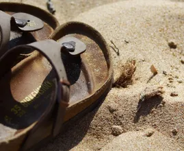 Met deze schoonmaaktips krijg je jouw Birkenstocks écht schoon