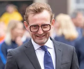Nederlandse artiesten woedend op prins Bernhard vanwege gratis optredens
